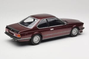 BMW 635 CSi E24 Karmesinrot Metallic Minichamps 1:18 155028105 Kov – obrázok 2 z 6