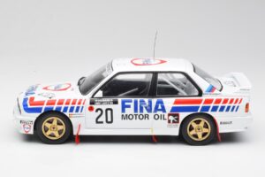 BMW E30 M3 #20 M. Duez / A. Lopes 1000 Lakes Rally 1989 IXO 1:18 18RMC132 Kov – obrázok 3 z 6