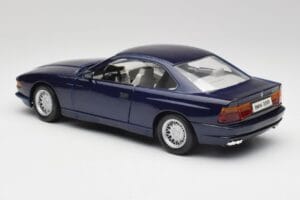 BMW E31 850i Mauritius Modrý Maisto 1:18 438813100299 Kov – obrázok 7 z 8