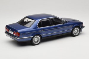 BMW Alpina B11 E32 3.5 Metallic Blue MCG 1:18 MCG18232 Kov – obrázok 2 z 6