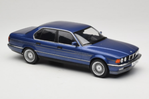 BMW Alpina B11 E32 3.5 Metallic Blue MCG 1:18 MCG18232 Kov – obrázok 4 z 6