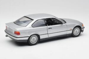 BMW 3 Series E36 Coupe Strieborný UT Models 1:18 180023321 Kov – obrázok 3 z 8