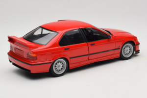 BMW 318is E36 Hellrot UT Models 1:18 180024302-R1 Kov – obrázok 3 z 8