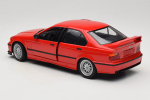 BMW 318is E36 Hellrot UT Models 1:18 180024302-R1 Kov – obrázok 7 z 8