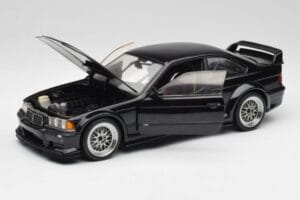 BMW E36 M3 GTR Street Cosmos Čierny UT Models 1:18 20481 Kov – obrázok 2 z 8