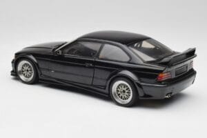BMW E36 M3 GTR Street Cosmos Čierny UT Models 1:18 20481 Kov – obrázok 6 z 8