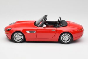 BMW Z8 E52 Roadster Jasne Červený Bburago 1:18 12032 Kov – obrázok 4 z 8