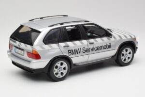 BMW X5 E53 3.0d Service Mobil Kyosho 1:18 80430305646 Kov – obrázok 3 z 8