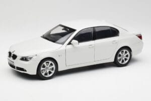 BMW E60 545i Alpine Biely Kyosho 1:18 08591W Kov
