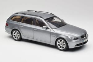 BMW 545i E61 Touring Svetlošedý Kyosho 1:18 80430308414 Kov – obrázok 6 z 8