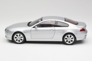 BMW 645Ci E63 Strieborný Kyosho 1:18 80430153285 Kov – obrázok 4 z 8