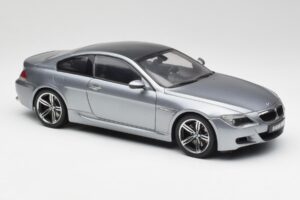 BMW M6 E63 Silver Šedý Kyosho 1:18 08703GR Kov – obrázok 6 z 8