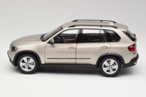 BMW X5 E70 4.8i Platinum Bronzový Metalíza Kyosho 1:18 80430413413 Kov – obrázok 4 z 8