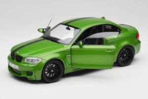 BMW rad 1 E82 Coupe Taiga Green Metallic Minichamps 1:18 110020024 Kov – obrázok 2 z 8