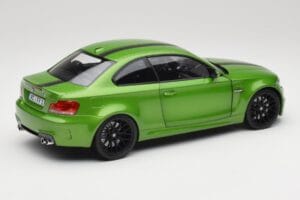 BMW rad 1 E82 Coupe Taiga Green Metallic Minichamps 1:18 110020024 Kov – obrázok 3 z 8