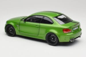 BMW rad 1 E82 Coupe Taiga Green Metallic Minichamps 1:18 110020024 Kov – obrázok 7 z 8