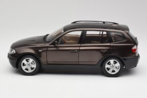BMW X3 E83 3.0d Tmavo Hnedý Metalíza Kyosho 1:18 80430300736 Kov – obrázok 4 z 8