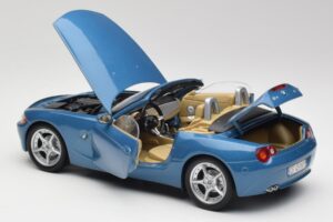 BMW Z4 E85 Maldives Blue Bburago 1:18 34046BLUE Kov – obrázok 5 z 8