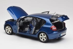 BMW 1 E87 Sydney Modrý Kyosho 1:18 80430308600 Kov – obrázok 5 z 8