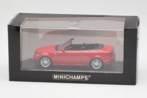 BMW rad 1 E88 Kabriolet Karmínová Červená Minichamps 1:43 431026230 Kov – obrázok 4 z 5