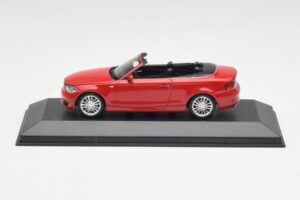 BMW rad 1 E88 Kabriolet Karmínová Červená Minichamps 1:43 431026230 Kov