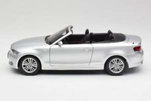 BMW 135i E88 Kabriolet Titan Strieborný Kyosho 1:18 80430427021 Kov – obrázok 4 z 8