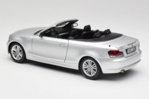 BMW 135i E88 Kabriolet Titan Strieborný Kyosho 1:18 80430427021 Kov – obrázok 7 z 8