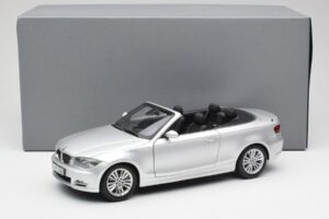 BMW 135i E88 Kabriolet Titan Strieborný Kyosho 1:18 80430427021 Kov – obrázok 8 z 8
