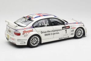 BMW E90 320si #1 A. Priaulx WTCC Champion 2006 Kyosho 1:18 80430429067 Kov – obrázok 3 z 8