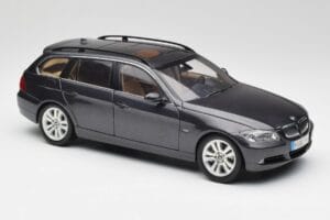 BMW 330i E91 Touring Tmavošedý Kyosho 1:18 80430394360 Kov – obrázok 6 z 8