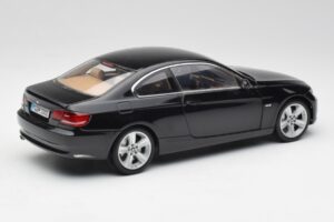 BMW 3 E92 Coupe Čierny Kyosho 1:18 80430407222 Kov – obrázok 3 z 8