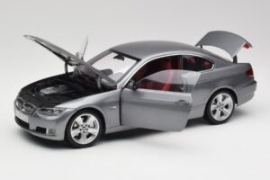 BMW 330i E92 Coupe Šedý Metalíza Kyosho 1:18 80430407220 Kov – obrázok 2 z 8