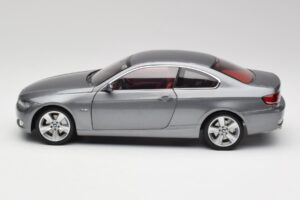 BMW 330i E92 Coupe Šedý Metalíza Kyosho 1:18 80430407220 Kov – obrázok 4 z 8