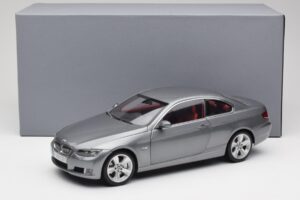 BMW 330i E92 Coupe Šedý Metalíza Kyosho 1:18 80430407220 Kov – obrázok 8 z 8