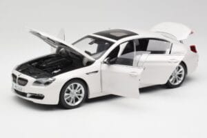 BMW 6 F06 Gran Coupe Mineral Biely Paragon 1:18 80432218741 Kov – obrázok 2 z 8