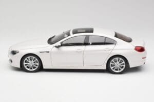 BMW 6 F06 Gran Coupe Mineral Biely Paragon 1:18 80432218741 Kov – obrázok 4 z 8