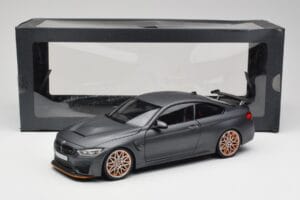 BMW M4 F82 GTS Frozen Šedý Minichamps 1:18 80432411555 Kov – obrázok 8 z 8