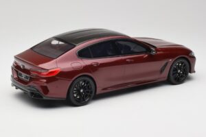 BMW M850i G15 M Performance Melbourne Red Metallic GT Spirit 1:18 GT493 Živica – obrázok 2 z 6