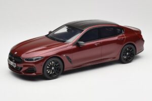 BMW M850i G15 M Performance Melbourne Red Metallic GT Spirit 1:18 GT493 Živica