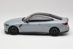 BMW M4 G82 Brooklyn Šedý Minichamps 1:18 155020124 Kov – obrázok 3 z 6
