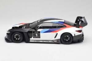 BMW M4 GT3 Presentation Car 2021 Minichamps 1:18 155212000 Kov – obrázok 3 z 6