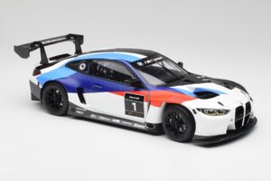 BMW M4 GT3 Presentation Car 2021 Minichamps 1:18 155212000 Kov – obrázok 4 z 6