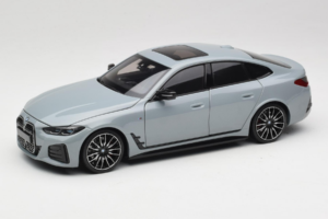 BMW i4 G26 Grey Metallic Minichamps 1:18 110023010 Kov