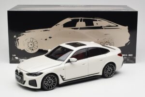 BMW i4 M50 G26 Alpine White Minichamps 1:18 110023011 Kov – obrázok 8 z 8