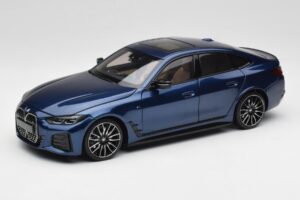 BMW i4 M50 G26 Portimao Blue Minichamps 1:18 110023012 Kov