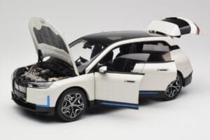BMW iX Alpine White Minichamps 1:18 110023102 Kov – obrázok 2 z 8