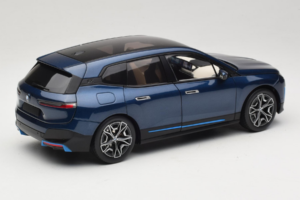 BMW iX Blue Metallic Minichamps 1:18 110023100 Kov – obrázok 3 z 8