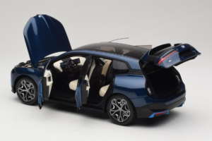 BMW iX Blue Metallic Minichamps 1:18 110023100 Kov – obrázok 5 z 8