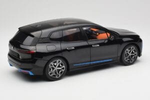 BMW iX Sapphire Black Minichamps 1:18 110023101 Kov – obrázok 3 z 8