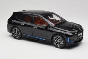 BMW iX Sapphire Black Minichamps 1:18 110023101 Kov – obrázok 6 z 8